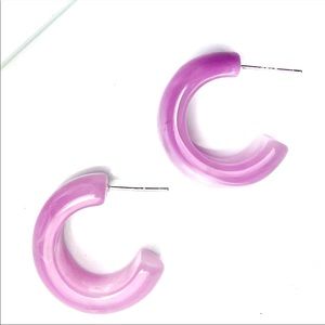ANTHRO RESIN LILAC PURPLE MARBLED HUGGIE HOOPS
